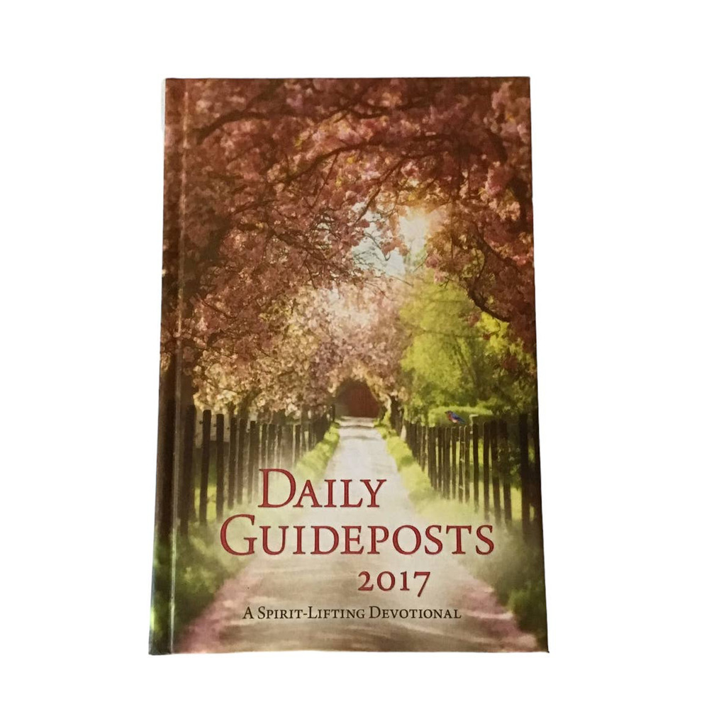 Daily Guideposts 2017 Hardcover